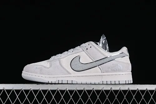 All categories Nk SB Dunk Series Nk SB Dunk Low High-end customized low-top sneakers Nk Dunk Low North CDG joint-light gray Three-party joint SB low-top casual sneakers DQ1098-338